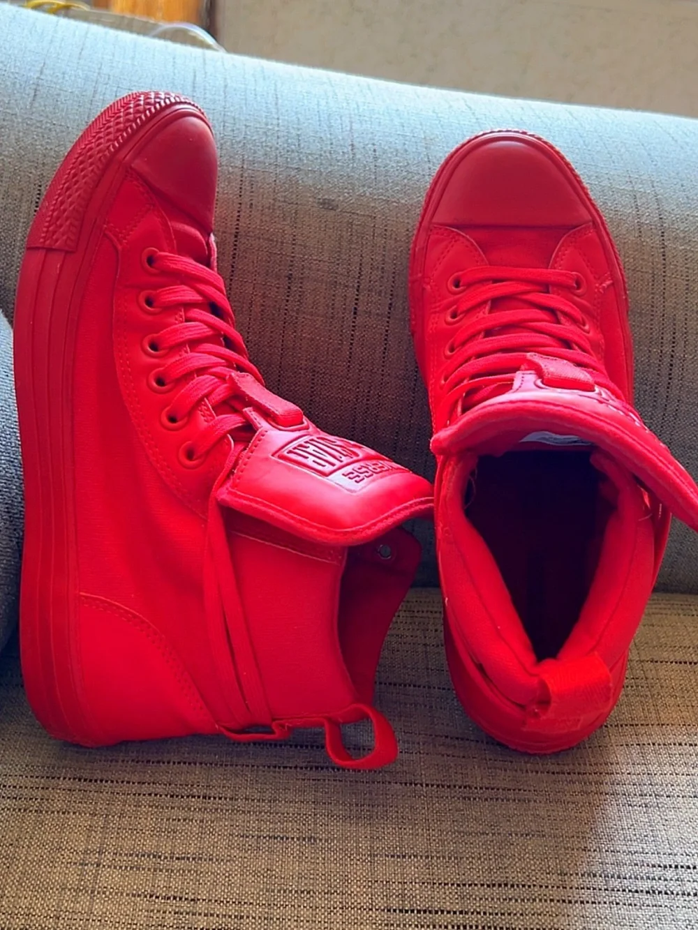 Converse All Star Red High Top Sneakers – Unisex Size 7.5